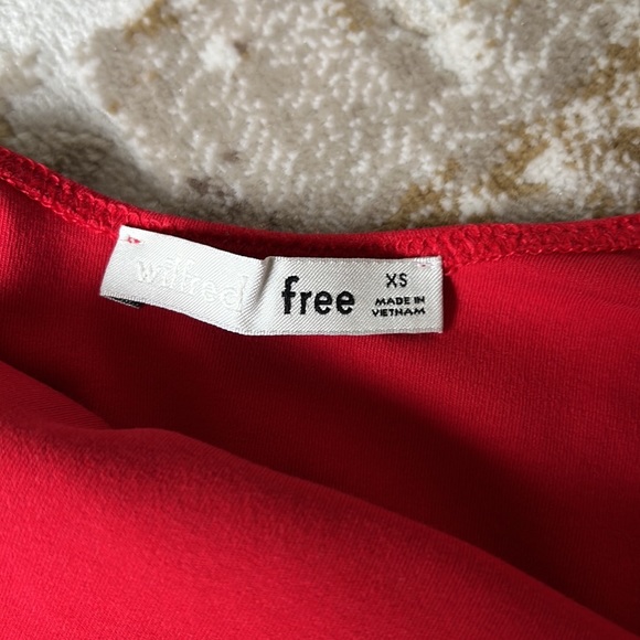 Aritzia Wilfred Free Red Scoop Neck Sleeveless Bodysuit Sz XS - Picture 5 of 6